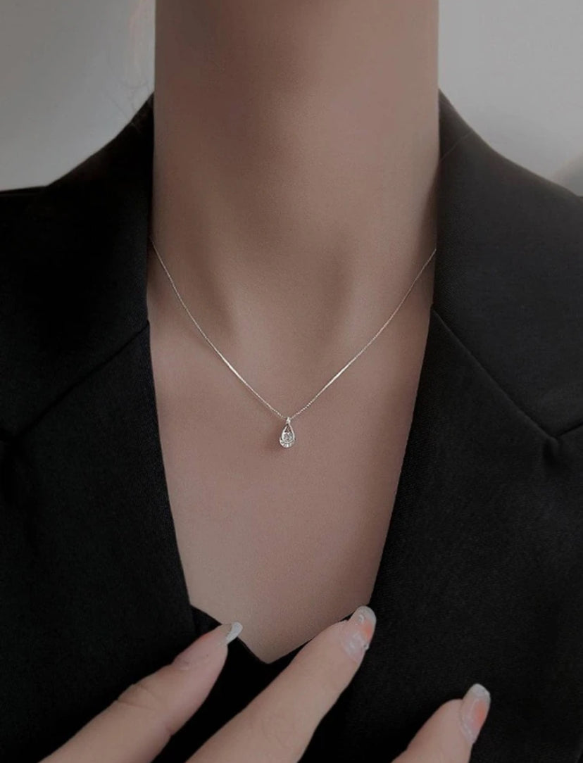 Cléome, perle de rosée | Collier en acier inoxydable